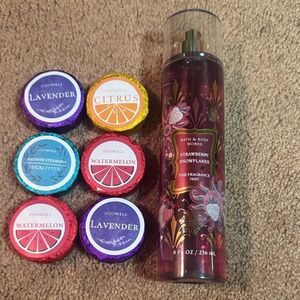Bath & Body Works Strawberry Snowflakes Fine Fragrance Mist - Deep Red